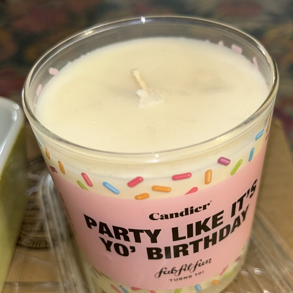 New Ryan Porter X FFF -Candier- Birthday Cake- 9 oz Soy Candle - Picture 3 of 7